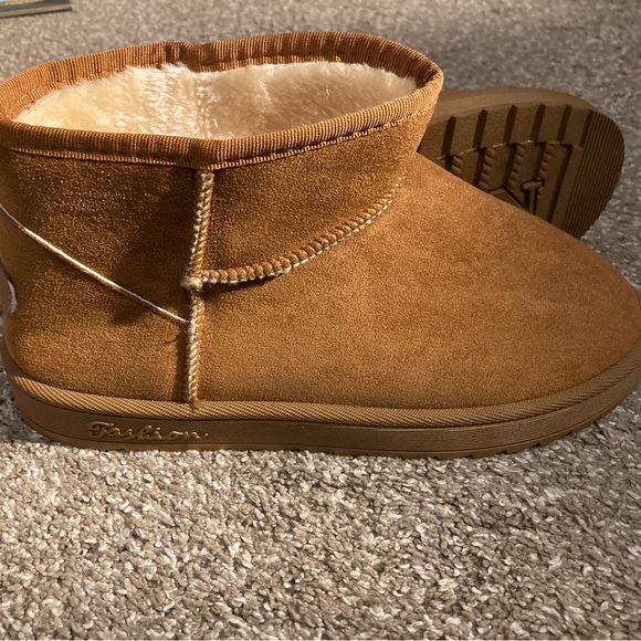 Fake UGG boots! - Picture 2 of 7